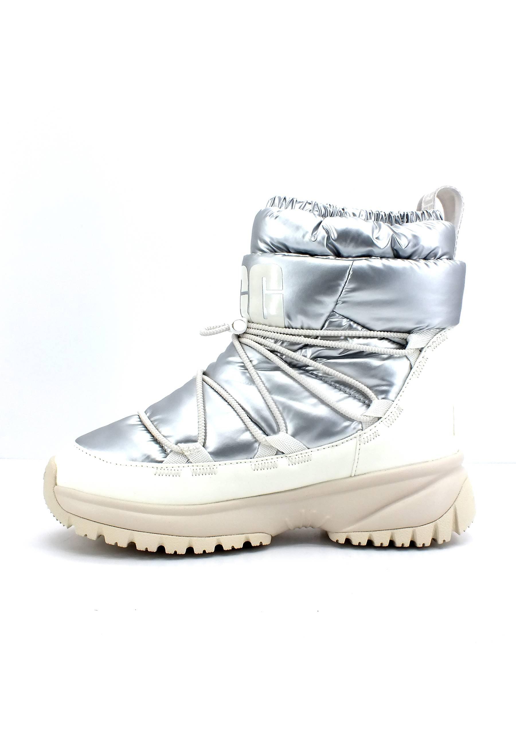 UGG Yose Puffer Stivaletto Mid Donna Brushed Silver W1137810 - Sandrini Calzature e Abbigliamento