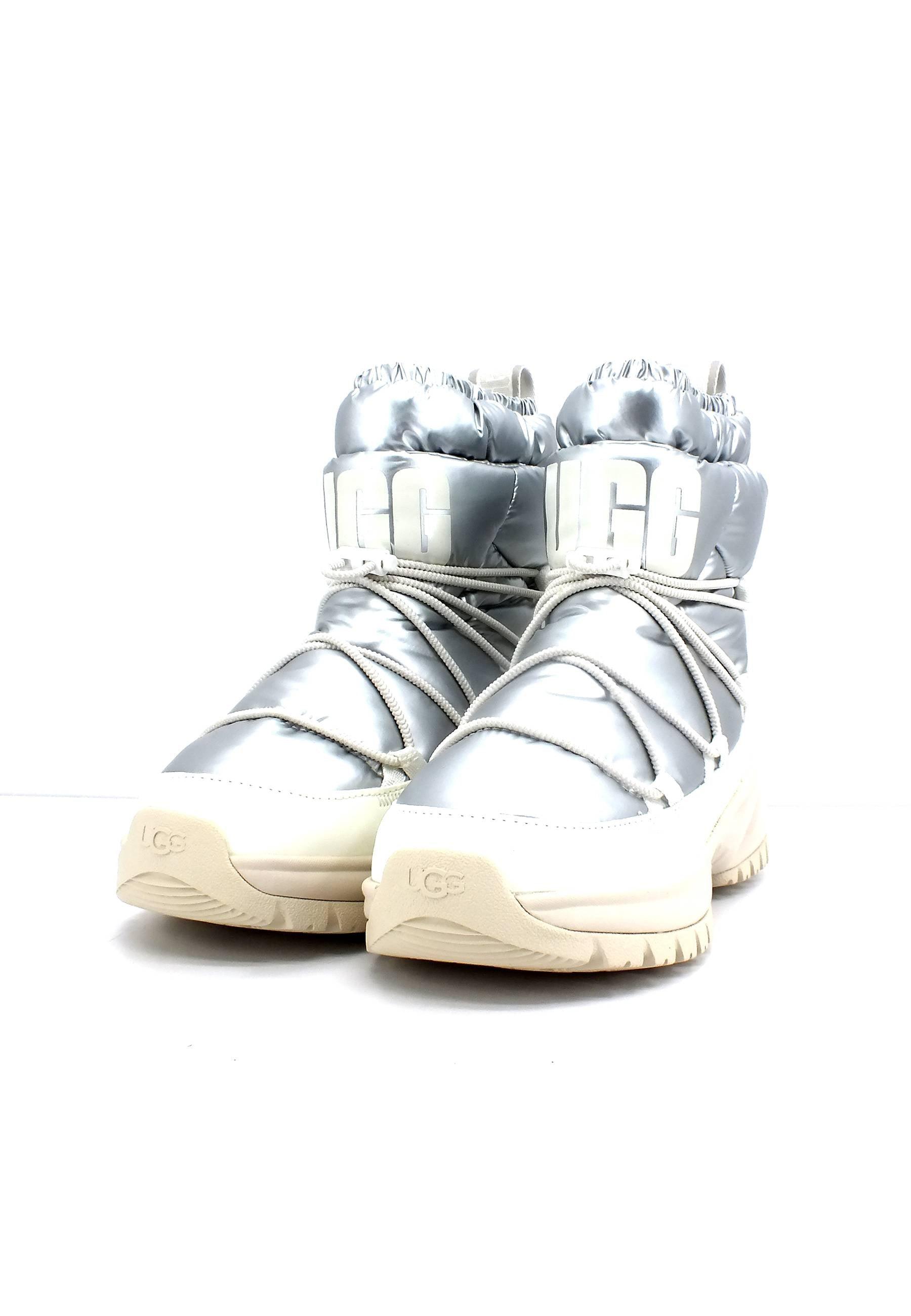 UGG Yose Puffer Stivaletto Mid Donna Brushed Silver W1137810 - Sandrini Calzature e Abbigliamento