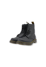 Load image into Gallery viewer, DR. MARTENS Pascal Virginia Stivaletto Anfibio Donna 8 Fori Black 1460PASCAL-13512006