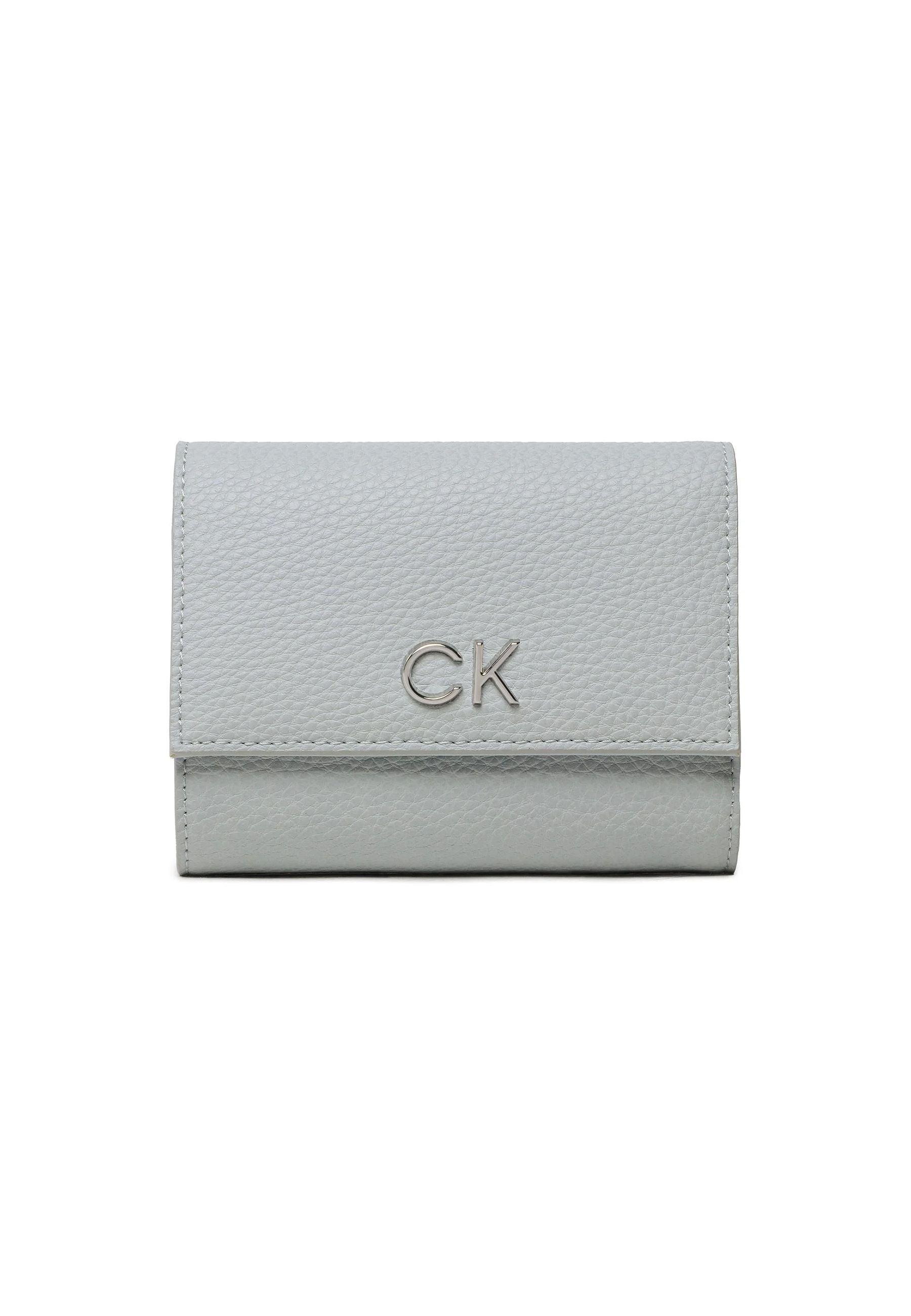 CALVIN KLEIN Re-Lock Trifold Portafoglio Donna Azzurro Pearl Blue K60K609492 - Sandrini Calzature e Abbigliamento