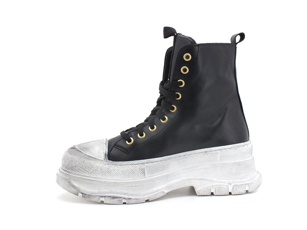 DIVINE FOLLIE Anfibio Combact Borchie Nero DF2100B - Sandrini Calzature e Abbigliamento