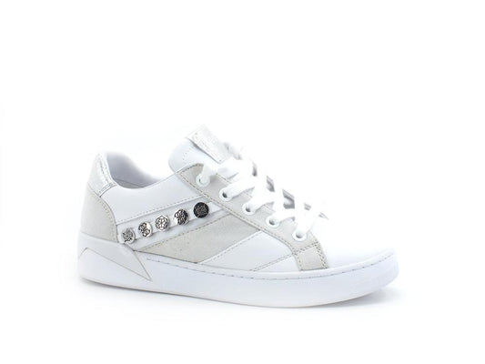 GUESS Sneaker Loghi Borchie White Silver FL5RXOELE12 - Sandrini Calzature e Abbigliamento