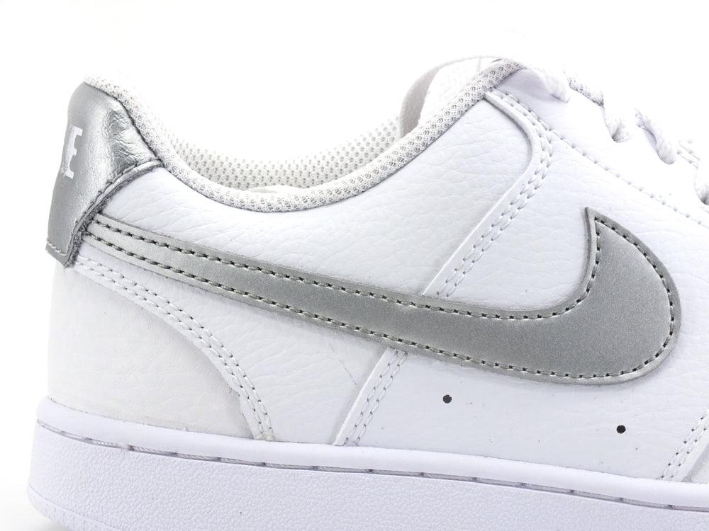NIKE Wmns Court Vision Low Sneaker White Metallic Silver CD5434-111 - Sandrini Calzature e Abbigliamento