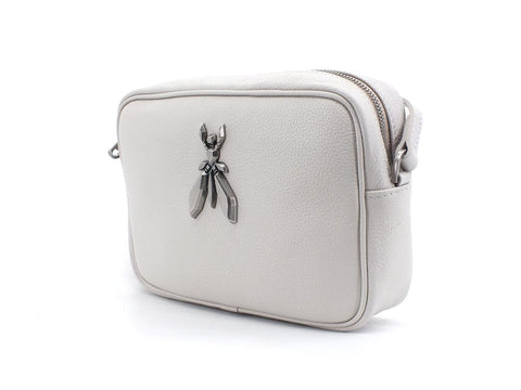 PATRIZIA PEPE Borsa Tracolla Pelle Logo Ice Grey 2VA051-A4U8W - Sandrini Calzature e Abbigliamento